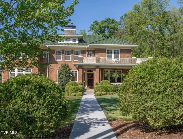 1st photo of 940 Park St Street