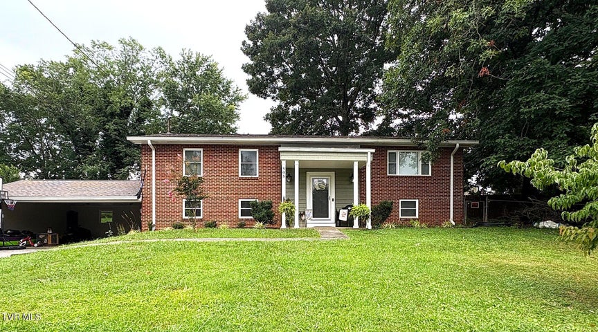 1st photo of 808 Liberty Drive