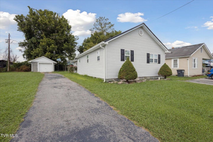 1st photo of 924 Campbell Street