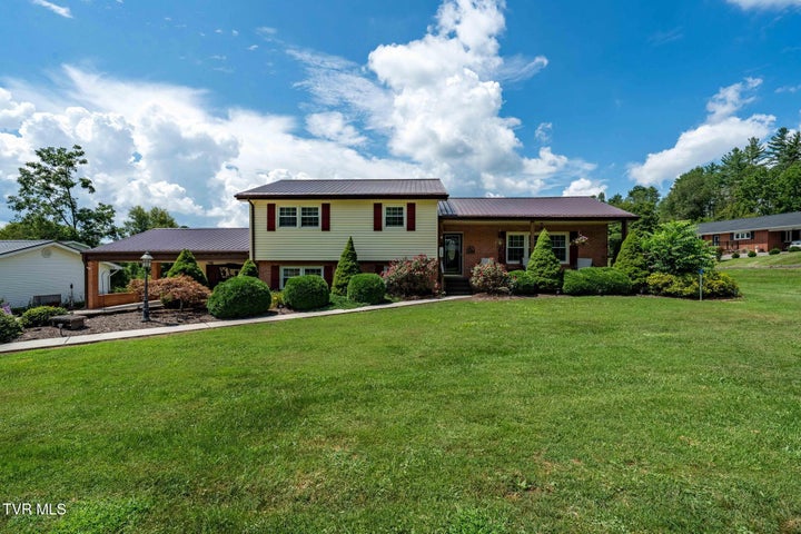 1st photo of 123 Circle Lane