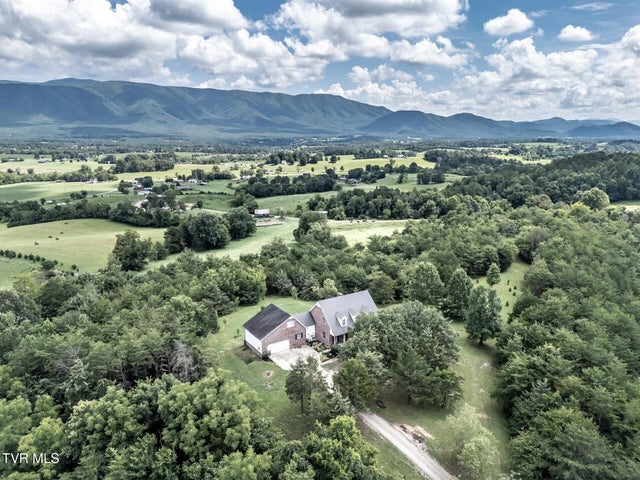 1st photo of 456 Greystone Road