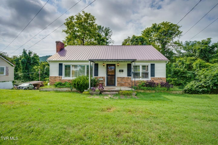 1st photo of 40736 Morgan Avenue