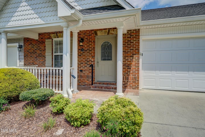 1st photo of 28 Bridgewater Court