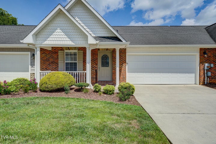 1st photo of 28 Bridgewater Court
