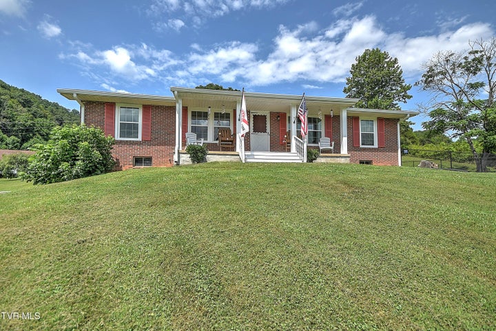 1st photo of 182 Nightingale Drive