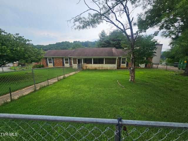 1st photo of 220 Blue Haven Drive
