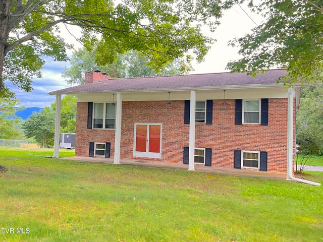 1st photo of 90 Veldt Lane