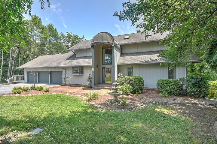 1st photo of 312 Charlie Avenue