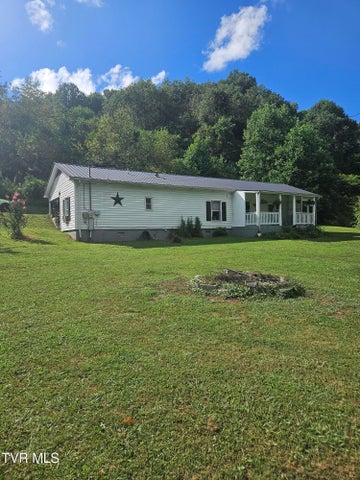1st photo of 3871 Roundtop Circle