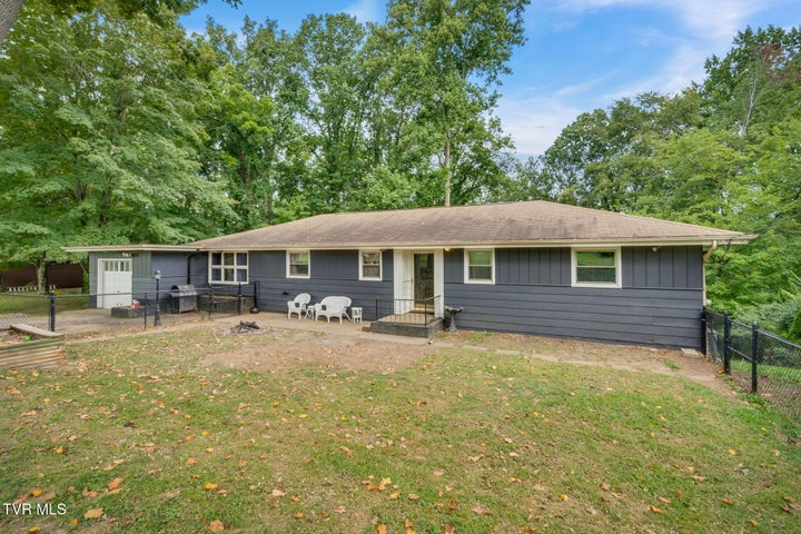1st photo of 4016 Skyland Drive