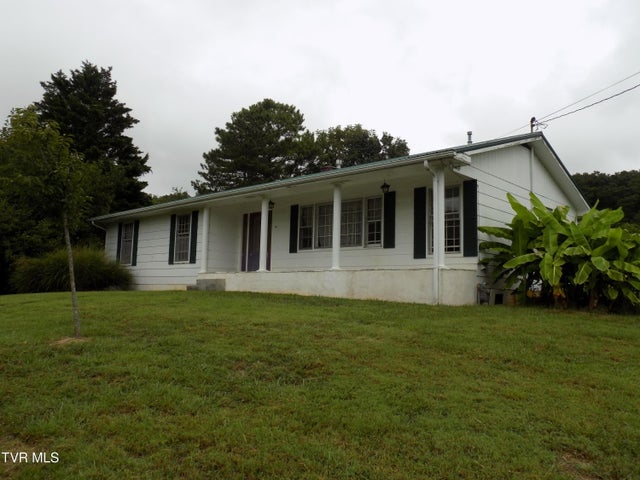 1st photo of 343 Beaver Lane