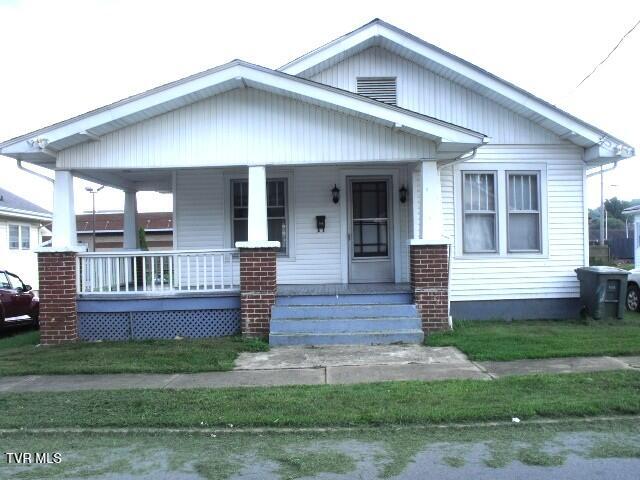 1st photo of 210 Cottage Avenue