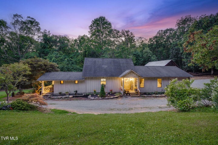 1st photo of 284 Bulldog Hollow Hollow