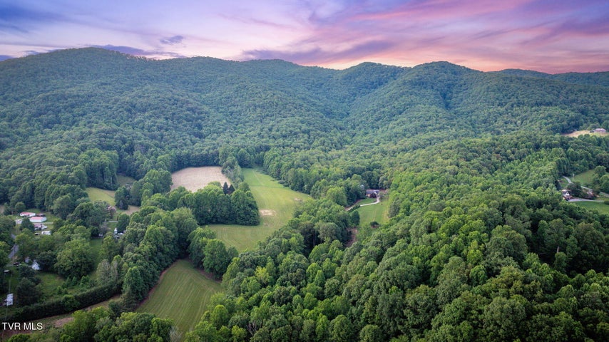 1st photo of 284 Bulldog Hollow Hollow