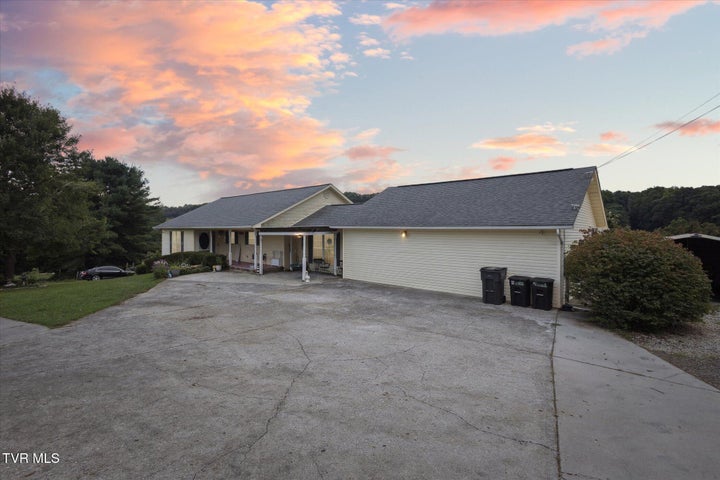 1st photo of 7717 Greenbriar Road