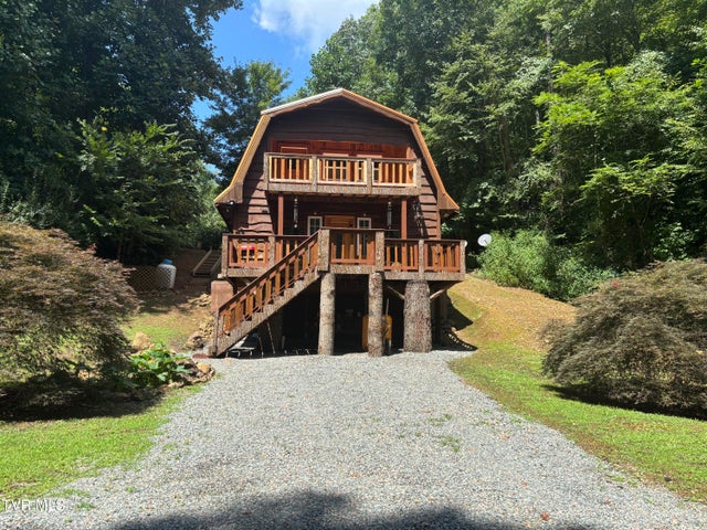 1st photo of 100 Gate Hollow Road