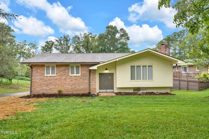1st photo of 213 Longview Drive