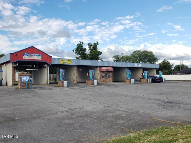 1st photo of 2400 Center Street