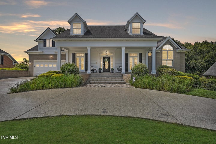 1st photo of 208 Park Ridge Court