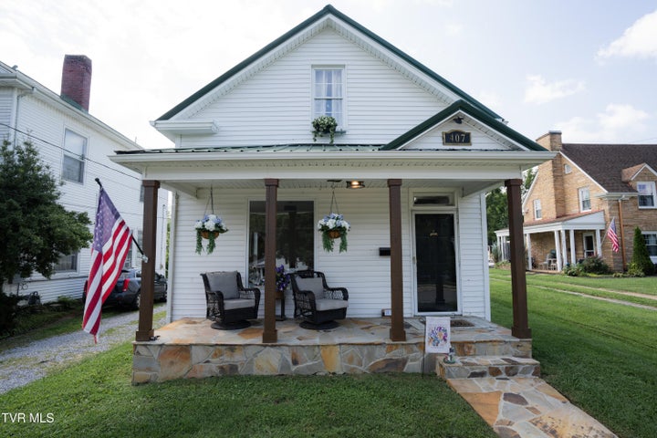 1st photo of 407 Irish Street