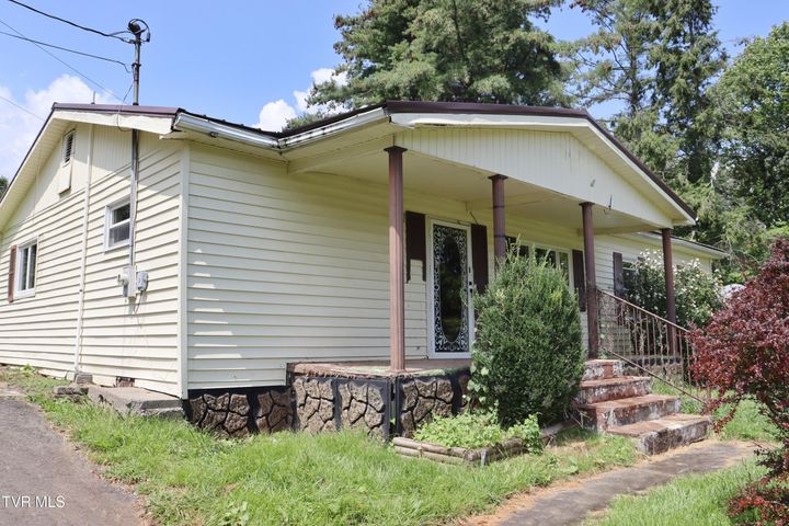 1st photo of 3849 Nealy Ridge