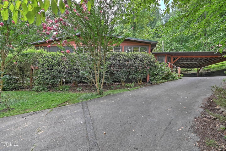 1st photo of 162 Lakeside Drive