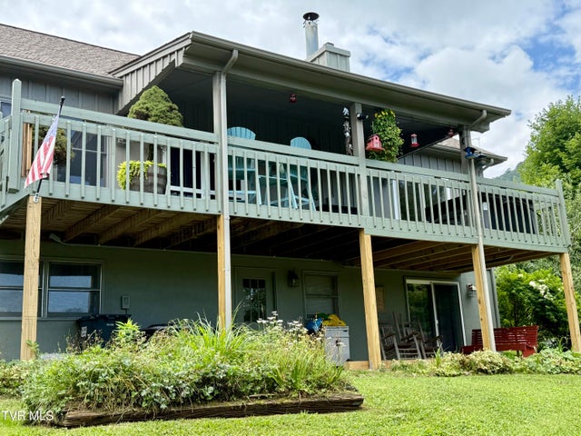 1st photo of 105 Orchard Meadows Lane