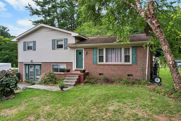 1st photo of 403 Martindale Road