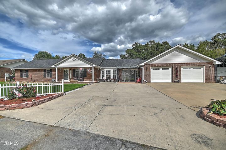 1st photo of 309 Hawkins Avenue