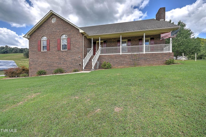 1st photo of 685 Valley Drive