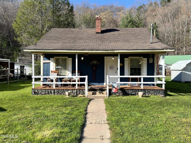 1st photo of 2921 Imboden Road