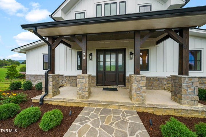 1st photo of 190 Farmhouse Village Trail