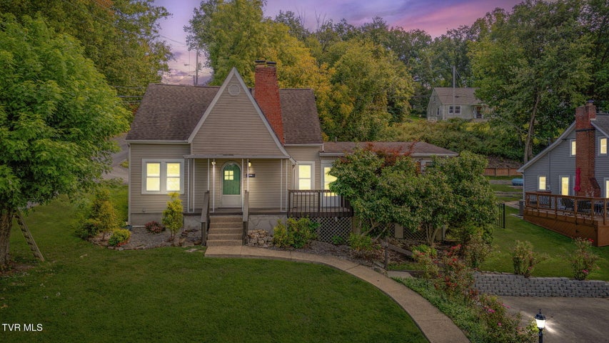 1st photo of 3241 Clover Street