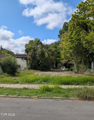1st photo of 1706 Highland Street