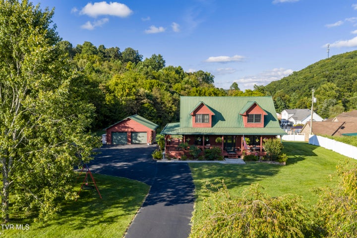 1st photo of 112 Hidden Pines Drive