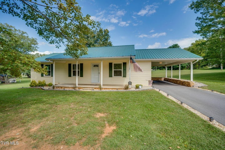 1st photo of 313 Colonial Drive