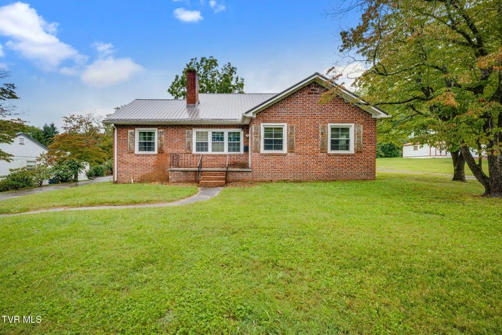 1st photo of 217 Circle Drive
