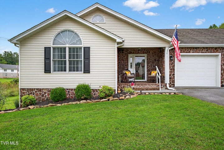 1st photo of 20850 Meadowbrook Drive
