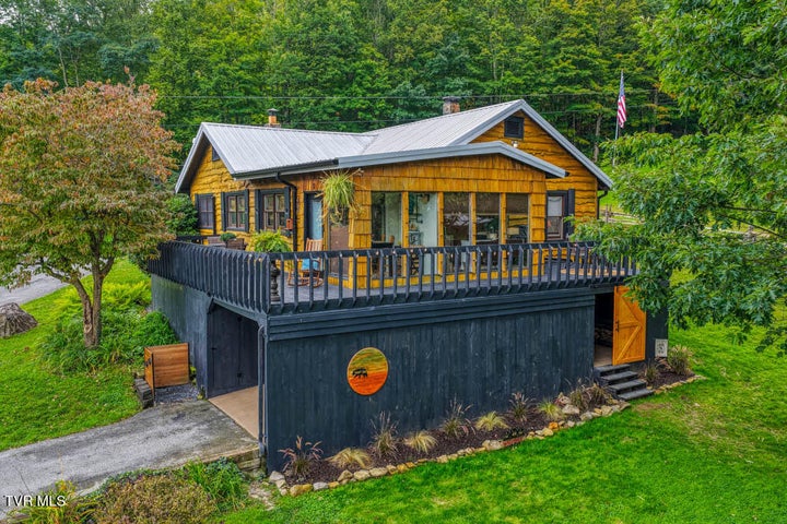 1st photo of 1708 Highway 143 