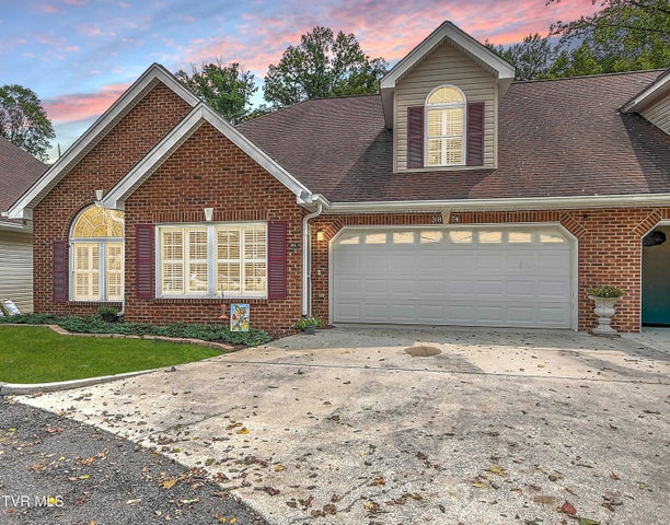 1st photo of 3874 Oakley Place