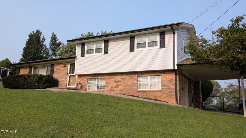 1st photo of 250 Plainview Heights Circle
