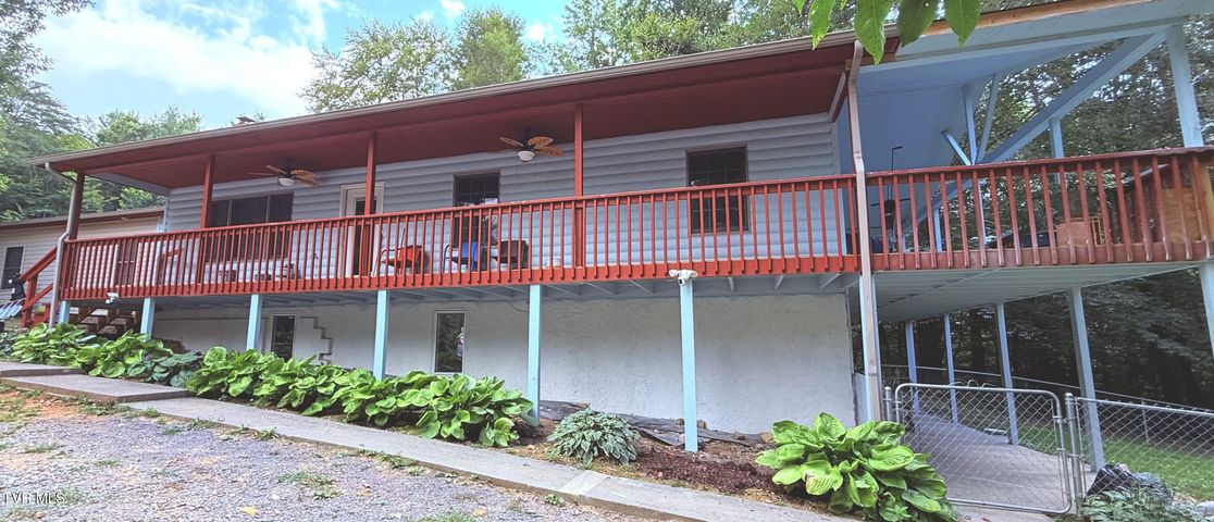 1st photo of 568 Possum Creek Road