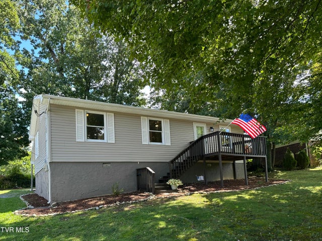 1st photo of 172 Village Lane