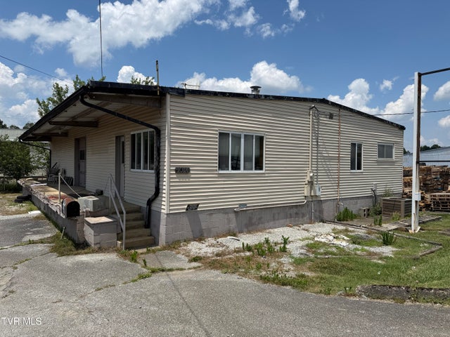 1st photo of 1014 Main Street