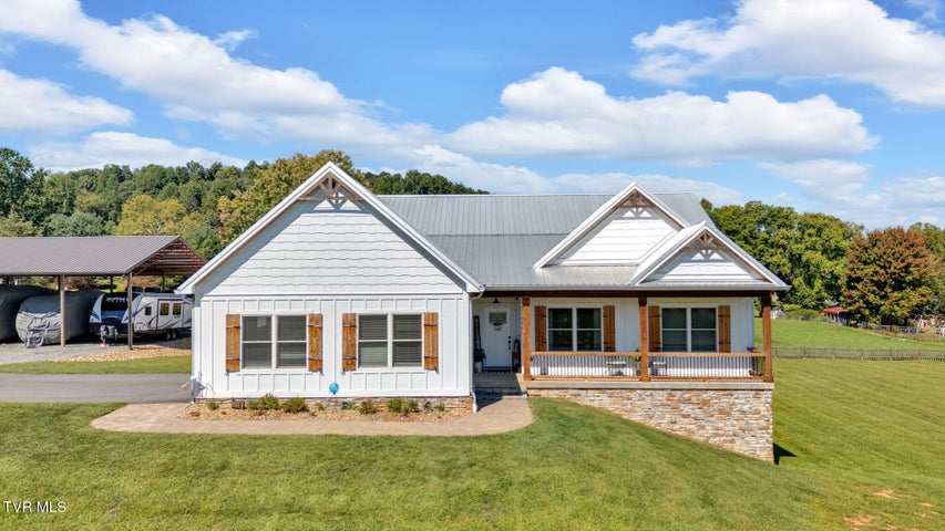 1st photo of 495 Oak Grove Road