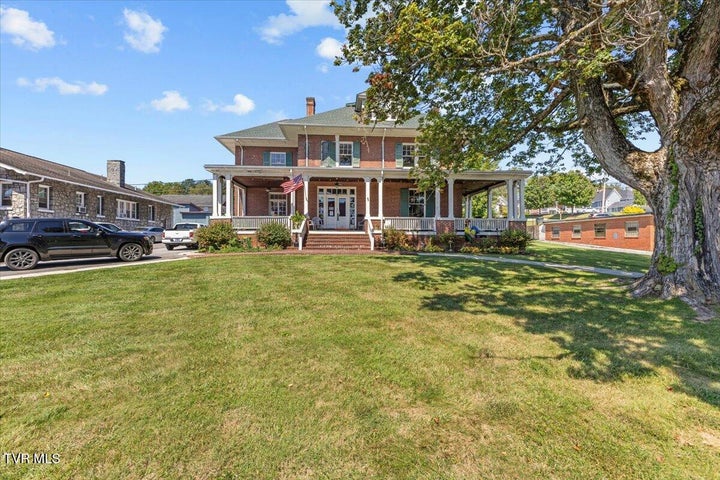 1st photo of 231 Main Street