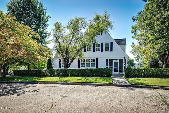 1st photo of 809 Yadkin Street Street