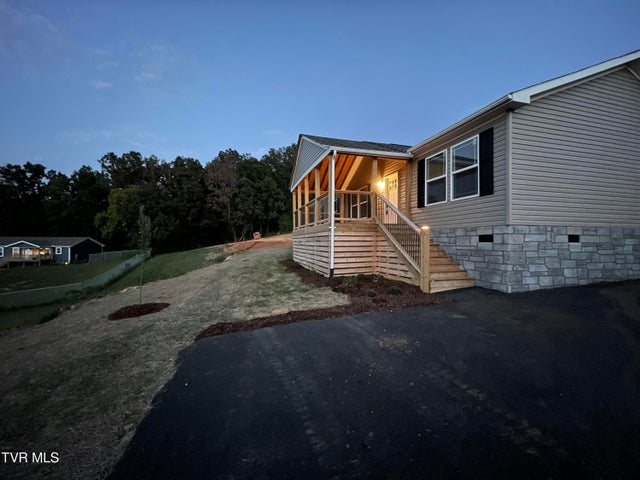 1st photo of 1819 Siesta Drive