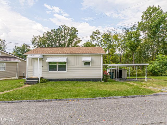 1st photo of 250 Crescent Drive