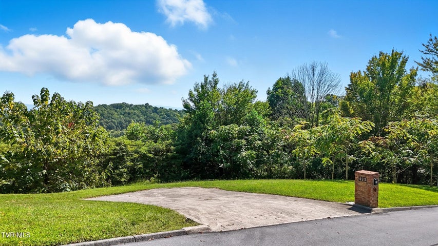1st photo of 473 Hidden Acres Road